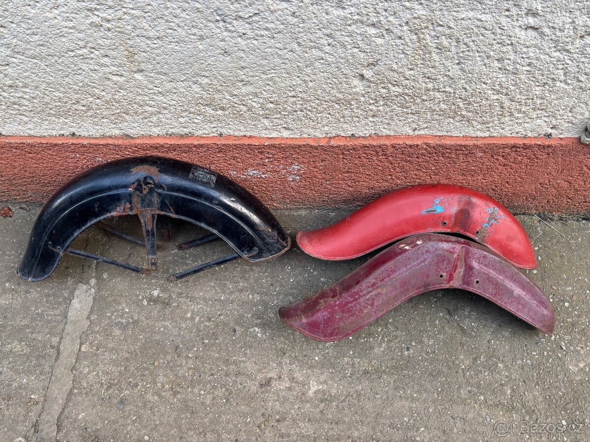 Jawa ČZ pionyr přední blatník