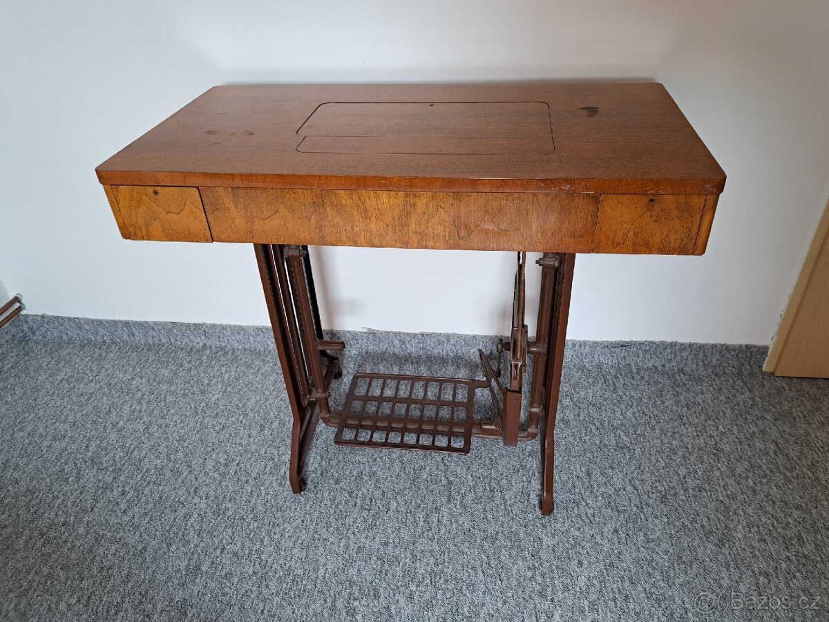 Šicí stroj Lada, šlapací