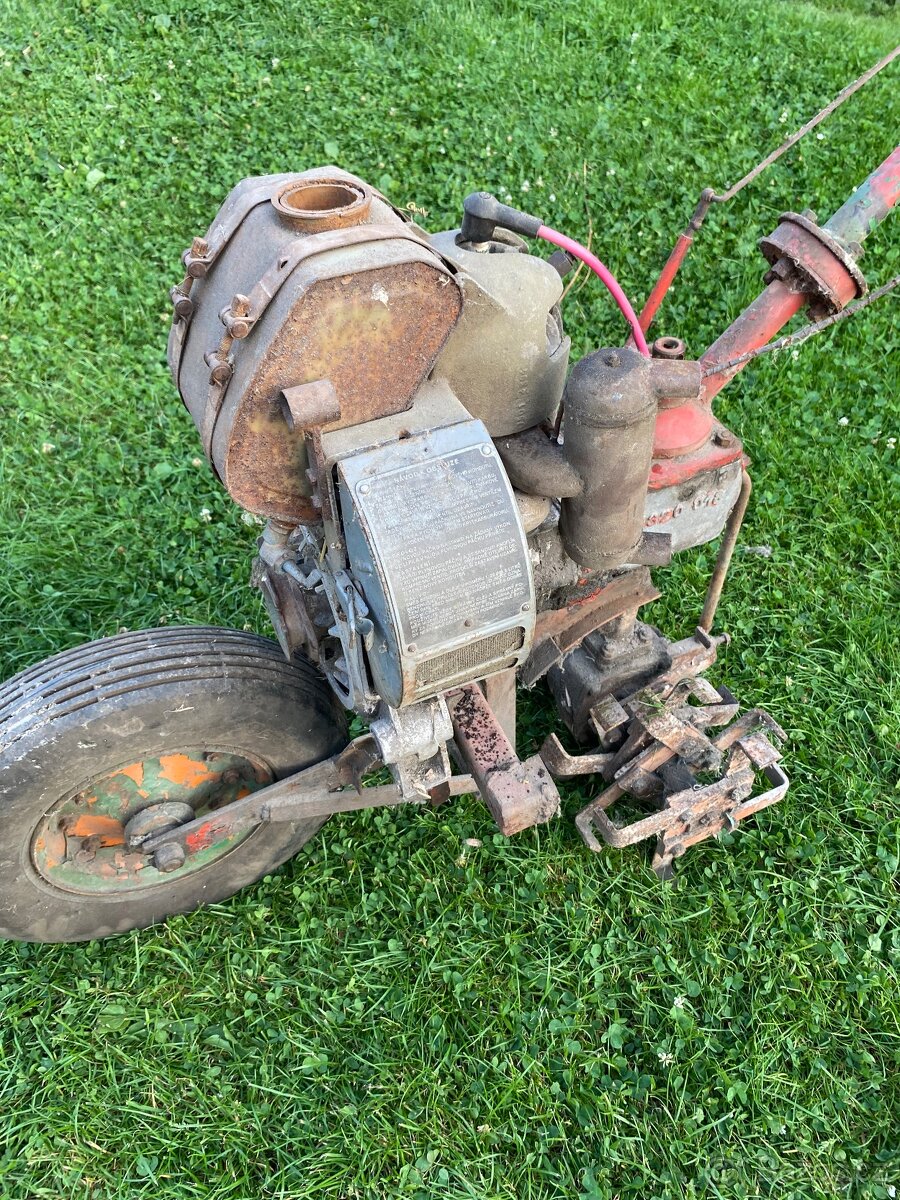 Freza, rotavator, traktor, stabilní motor