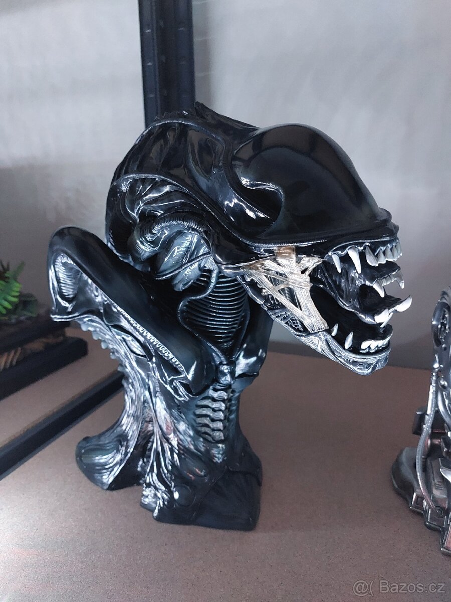 Alien Warrior Legendary Scale Bust Sideshow