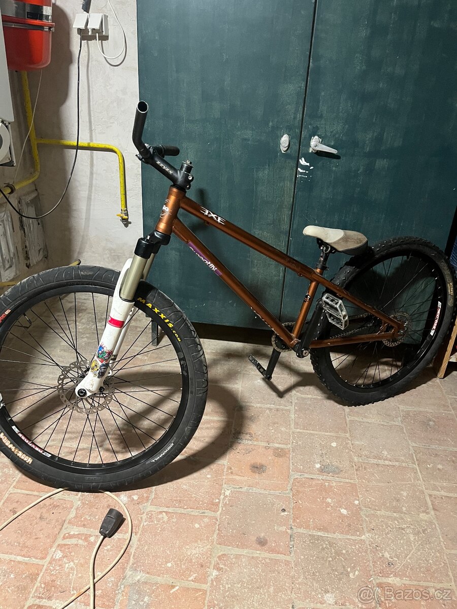 Dirt/street kolo Author Exe