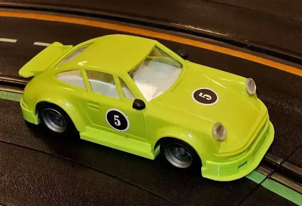 3D podvozek pro auto na autodráhu Ites Porsche turbo 911