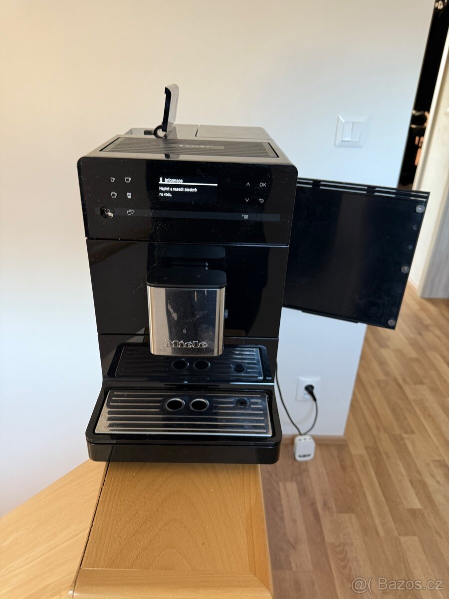Kávovar Miele M5310
