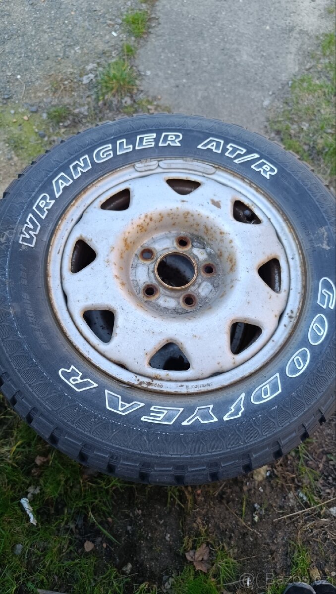 Gumy na auto i z díky