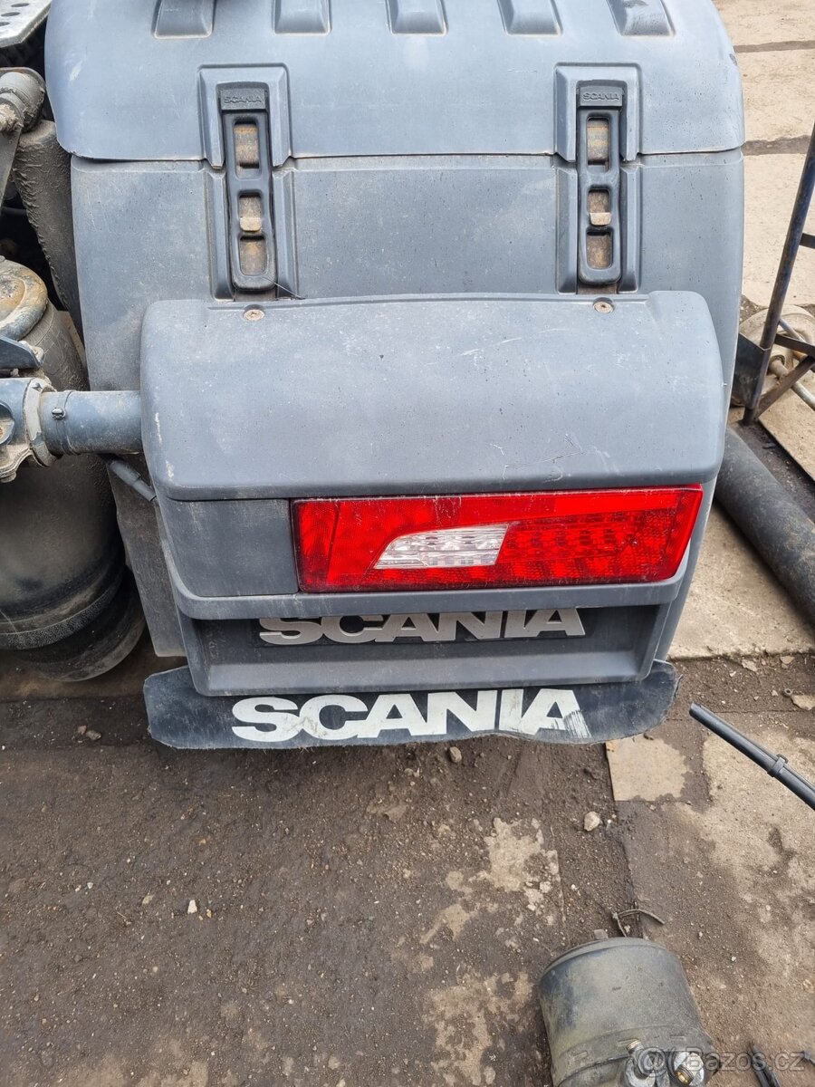kompletní blatník Scania na prodej