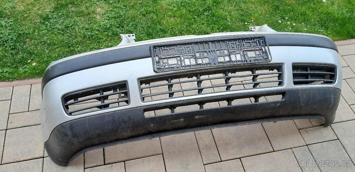 Prodám na VW Golf 4 přední nárazník
