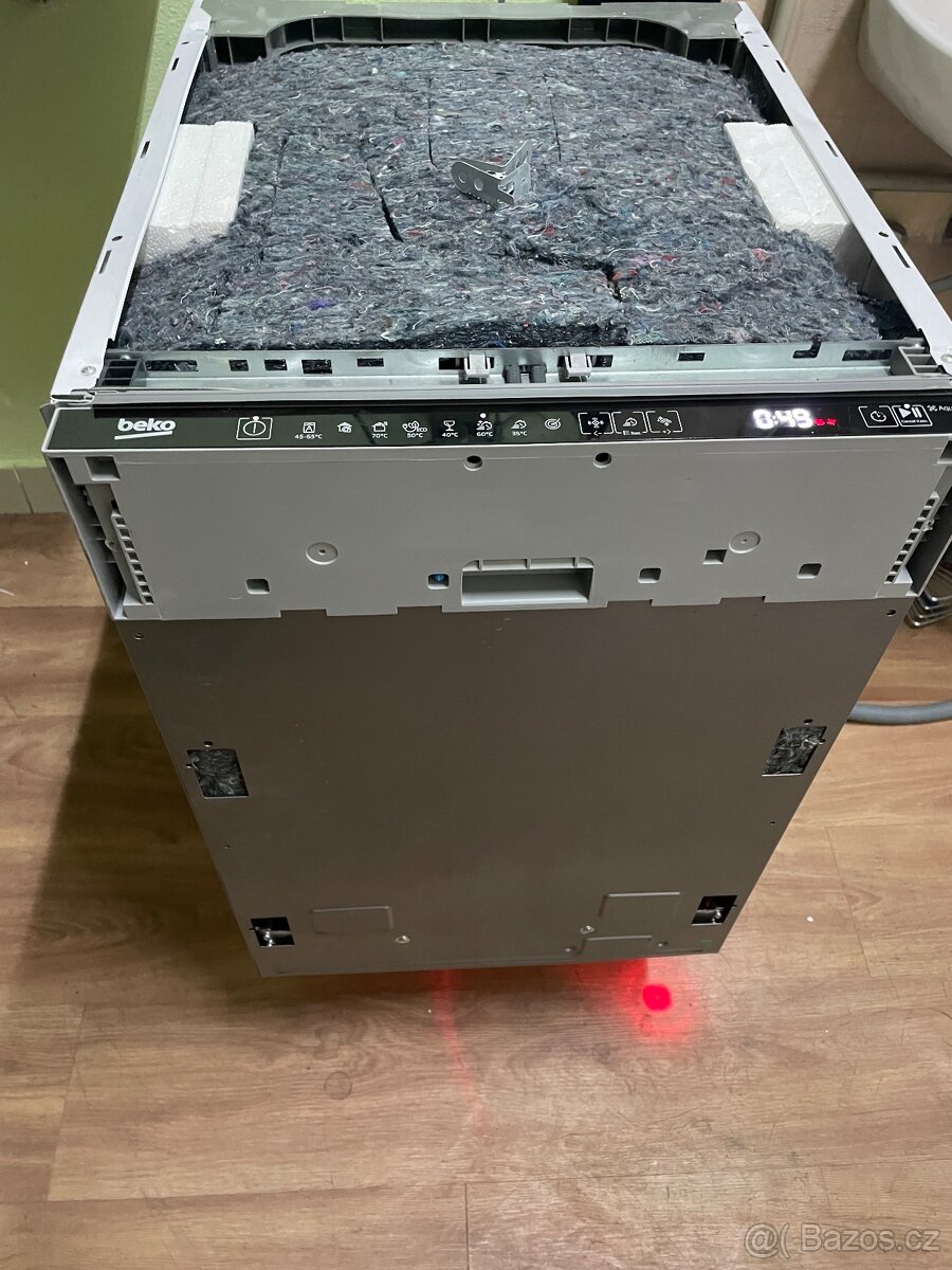 Nepoužitá myčka Beko DIS 48120