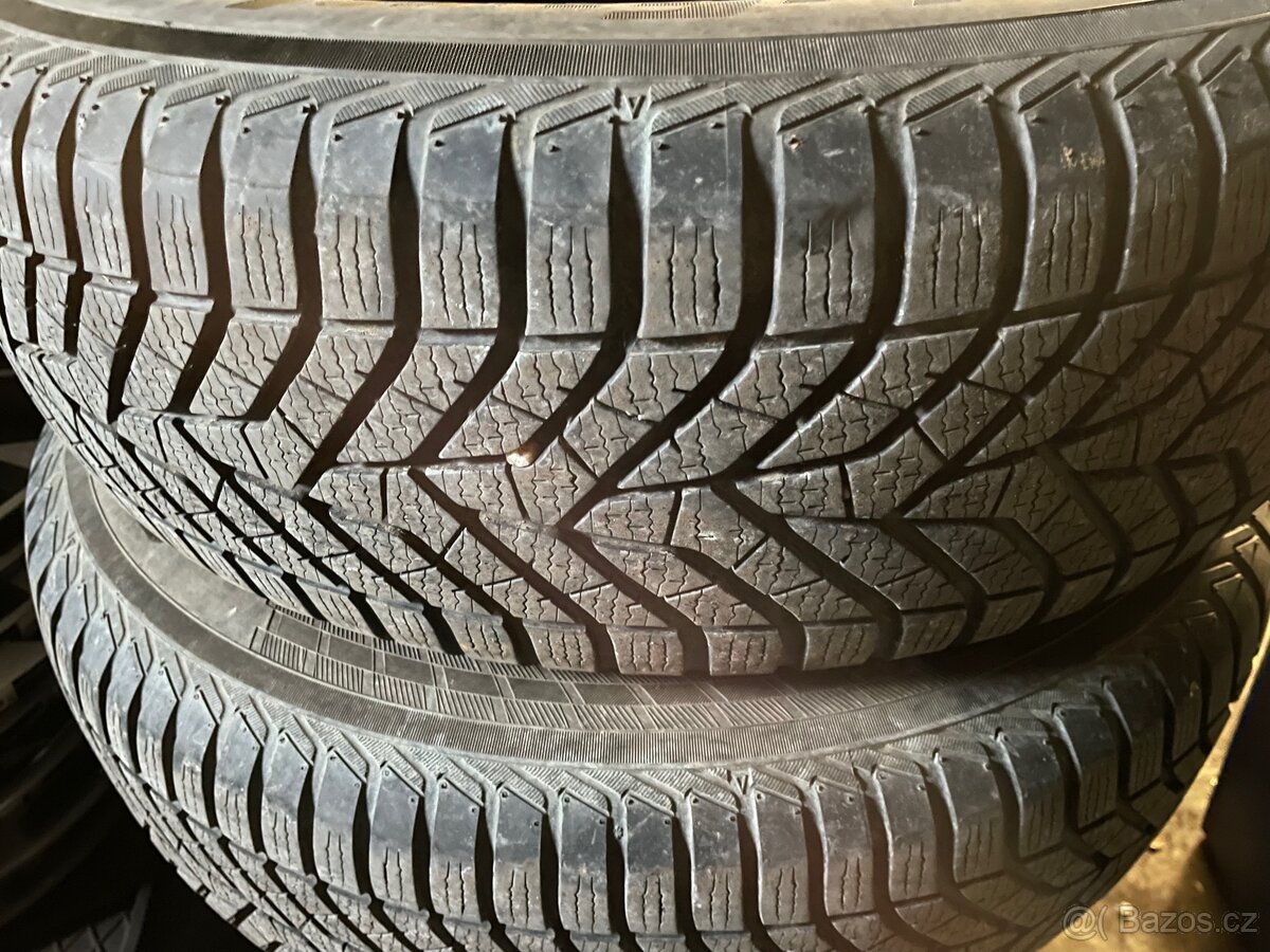 Pneu 225/65 16