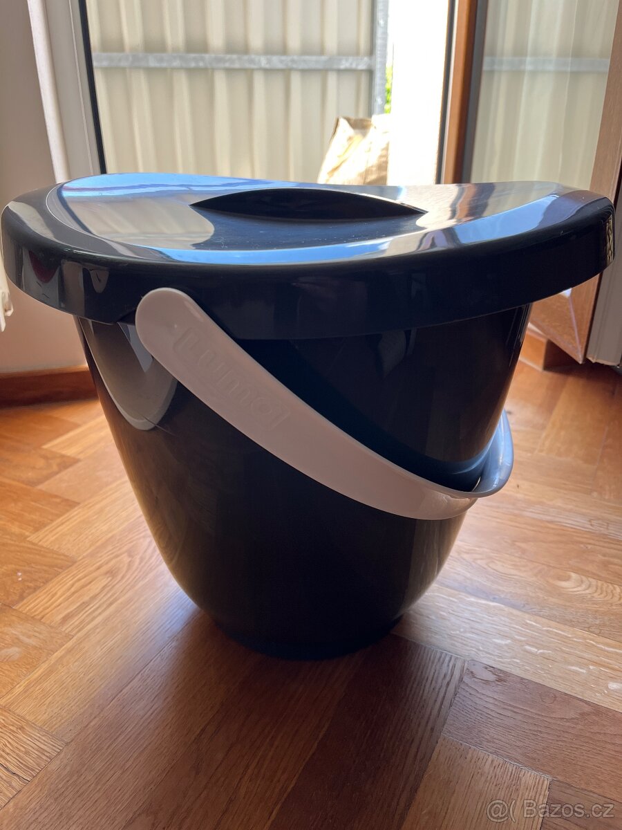 Kyblík na látkové pleny s víkem Luma