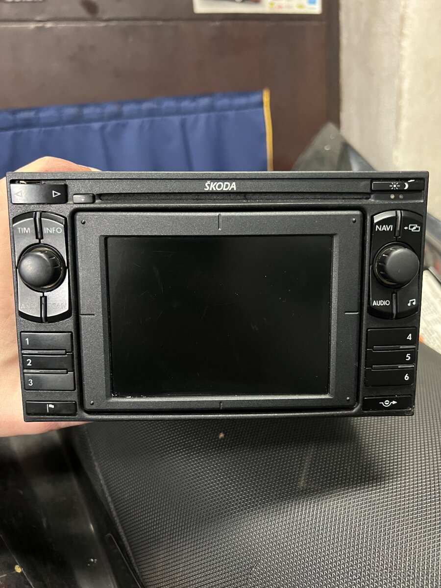 Škoda radio s navigací