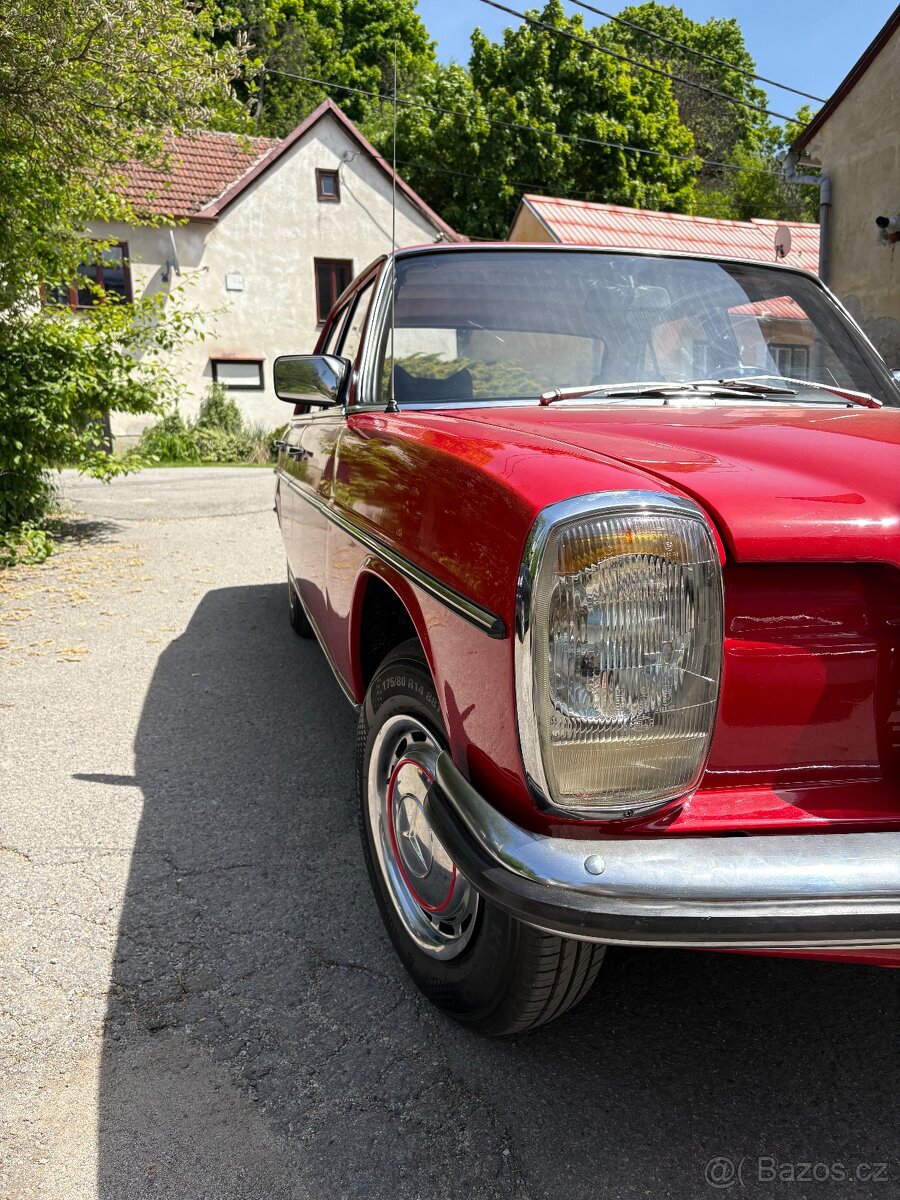 Mercedes-Benz 200D W114, automat