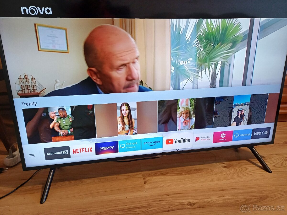 4K Smart TV 49" Samsung UE49NU7172-úholpříčka 125cm