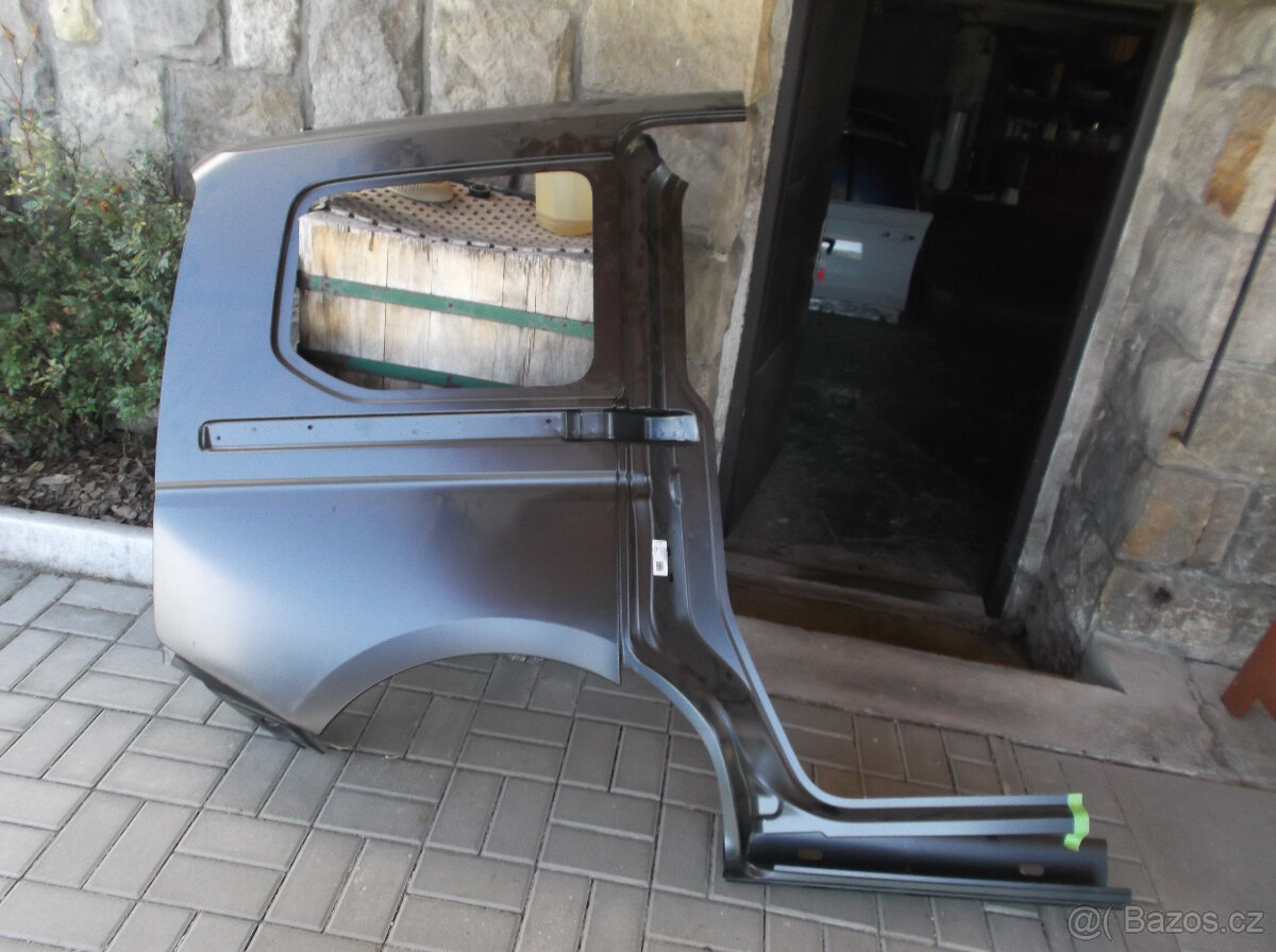 VW CADDY ZADNÍ BOKY-DVEŘE-PRÁH-NÁRAZNÍKY