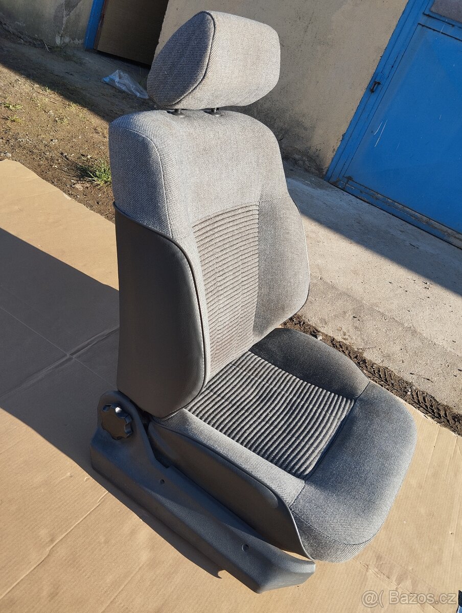 Sedadlo spolujezdce Peugeot 405