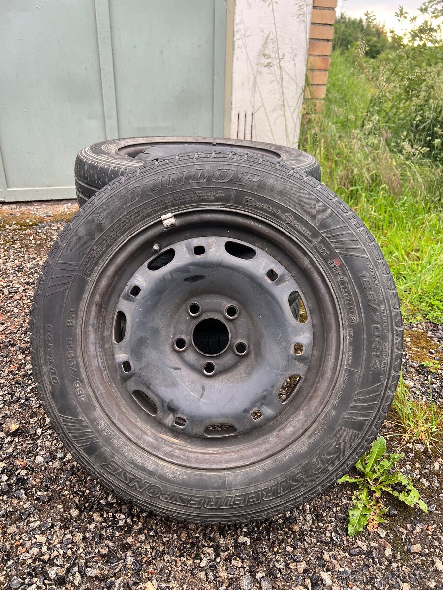 Letní pneu 165/70 R14 Dunlop + plechové disky 5J14