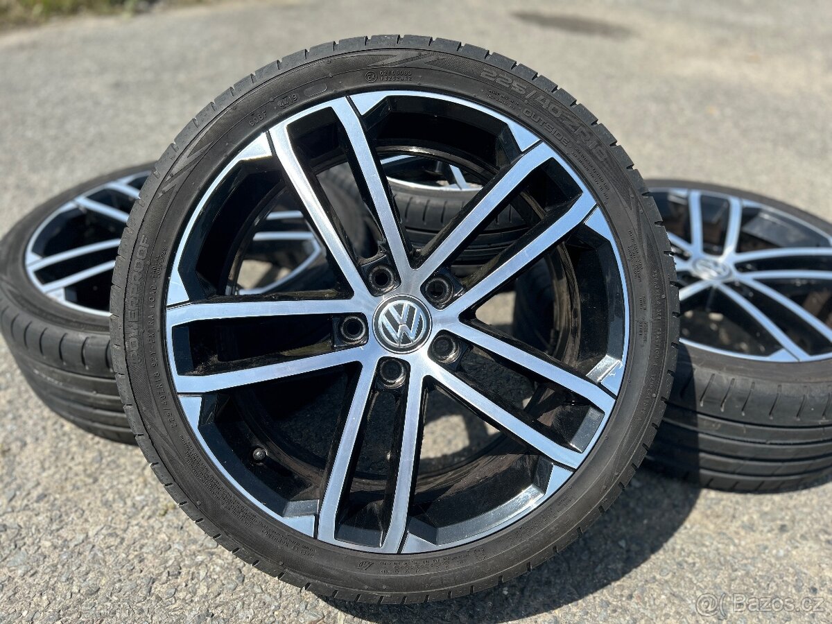 Original letni kola VW Nogaro 5x112 7,5J ET49 225/40 R18