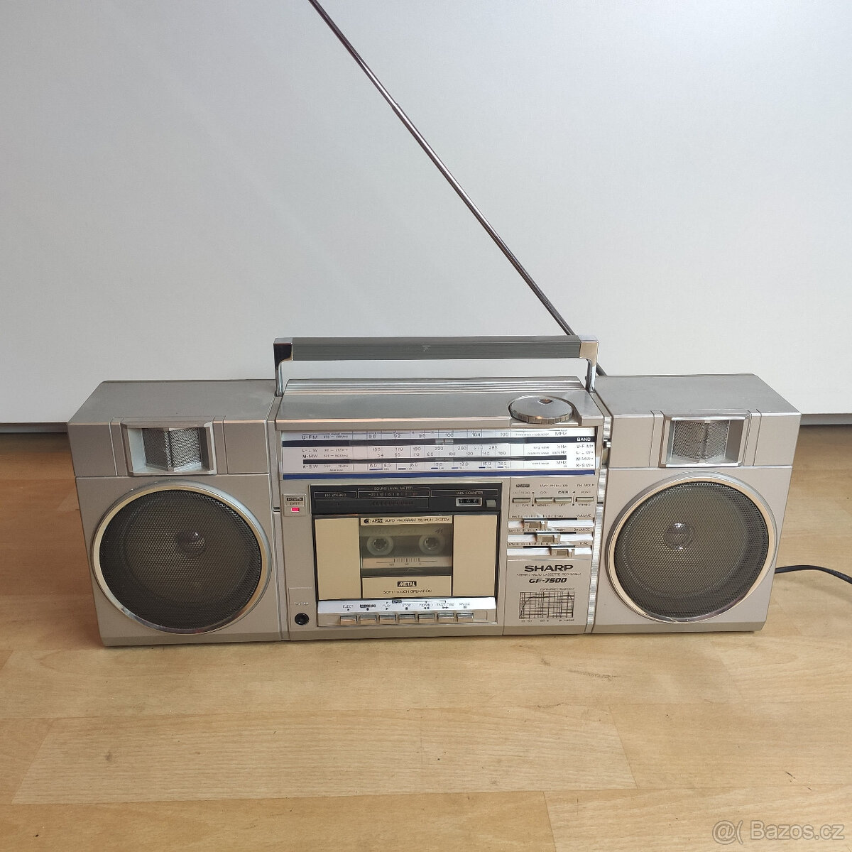 SHARP 7500 radiomagnetofon-vynikající stav