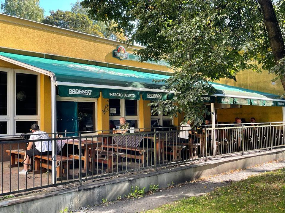 Altánek hospodský na zastřešení terasy na elektrický pohon