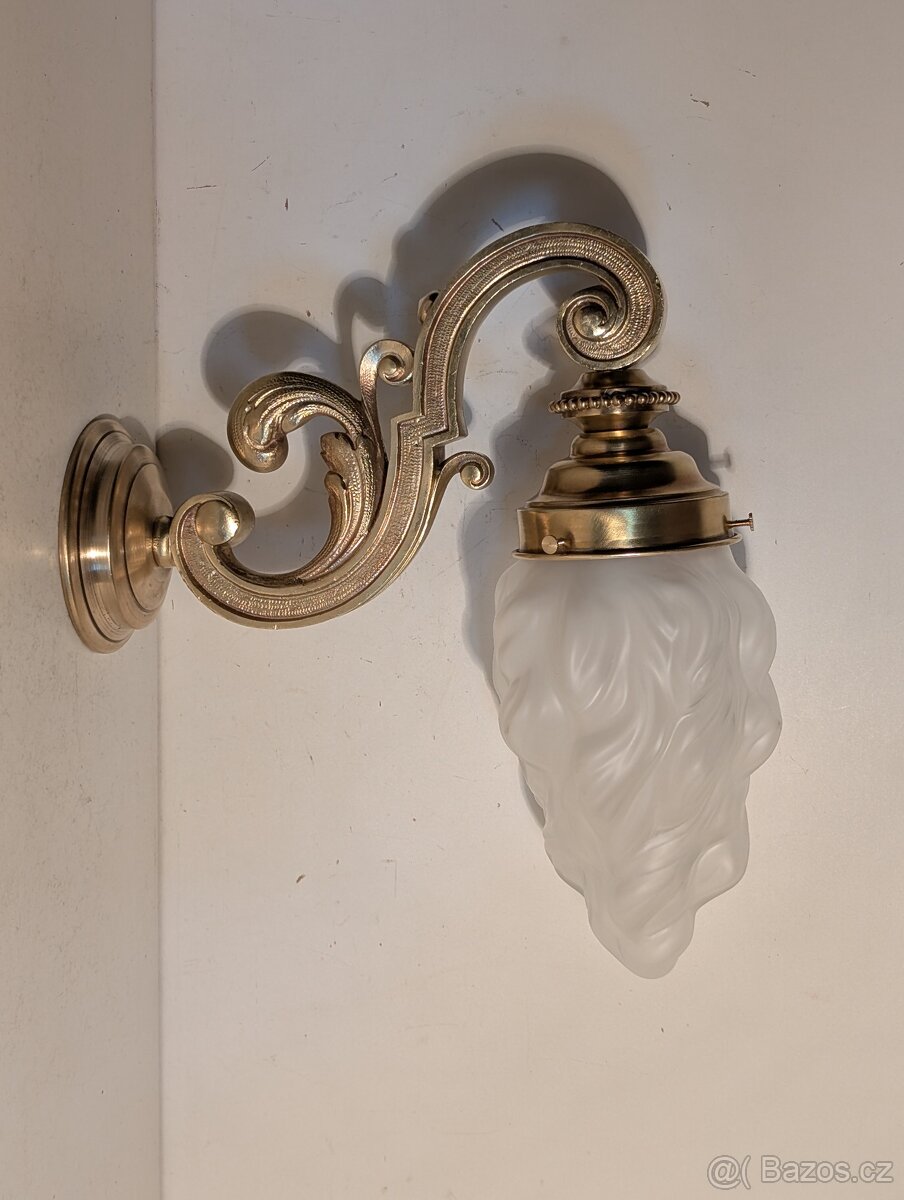 mosazná lampa, lampička matové plastické stínidlo