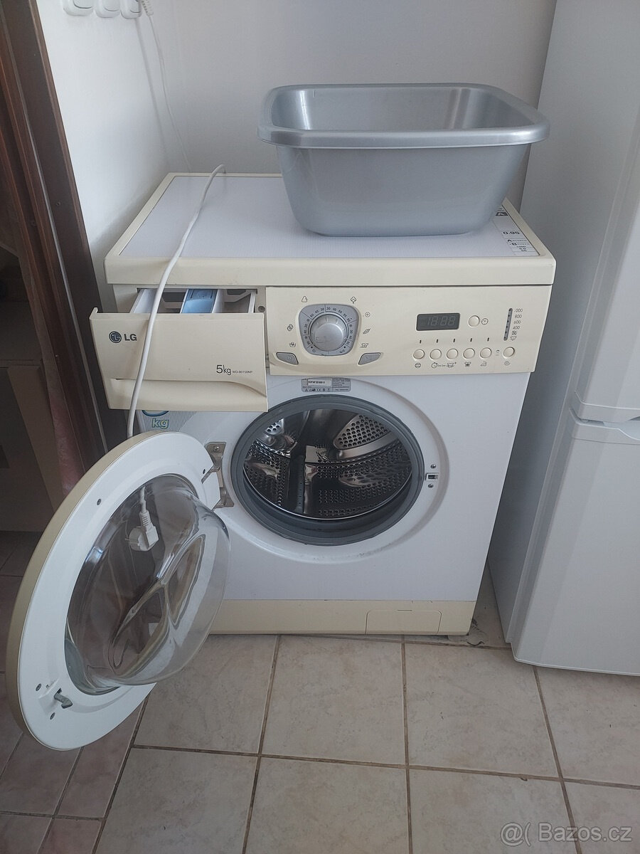 Pračka LG WD-80150NP na náhradní díly