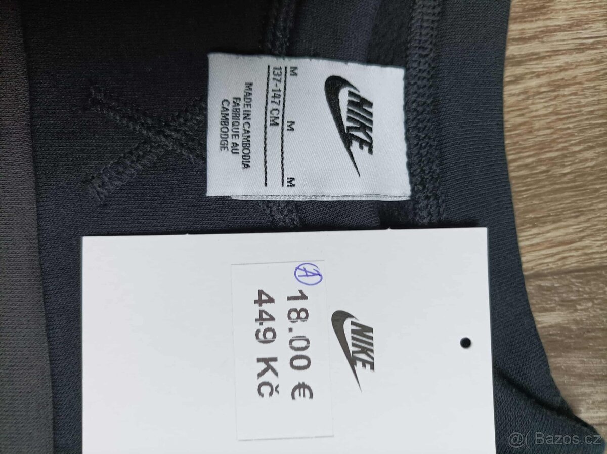 Mikina Nike velikost 146