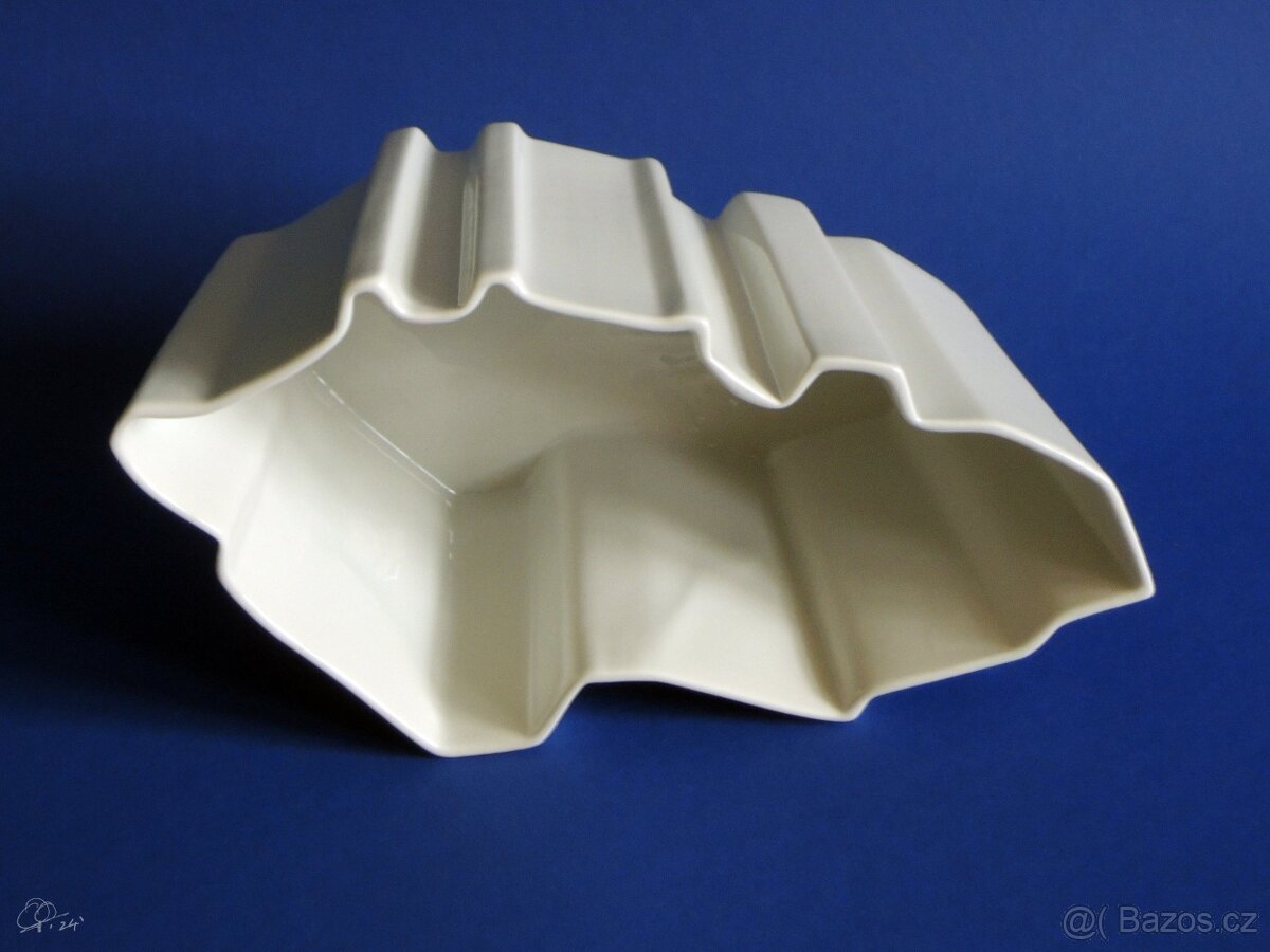 Porcelánová mísa Republika, design Maxim Velčovský