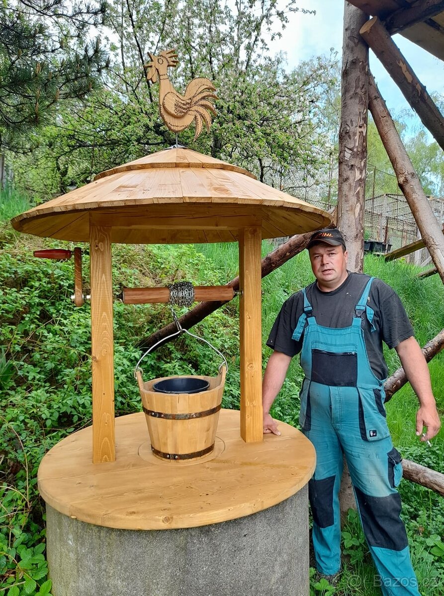 Střecha nad studnu.