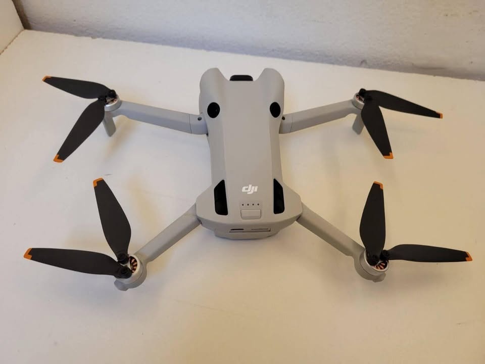 DJI Mini 4 Pro Fly More Combo