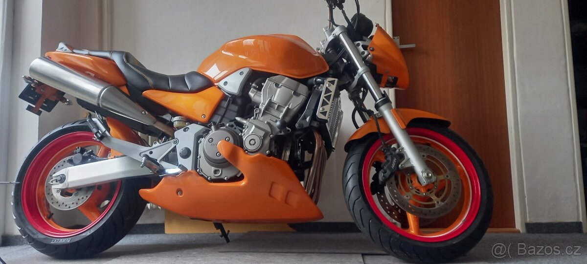 Honda Hornet CB 900 najeto 9500