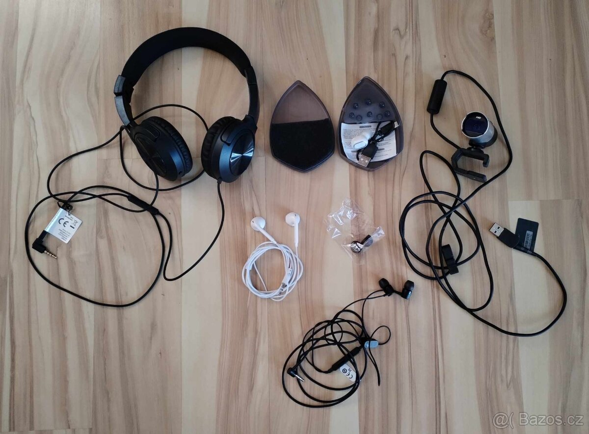 HD kamera Lifecam Studio Microsoft, 3x sluchátka