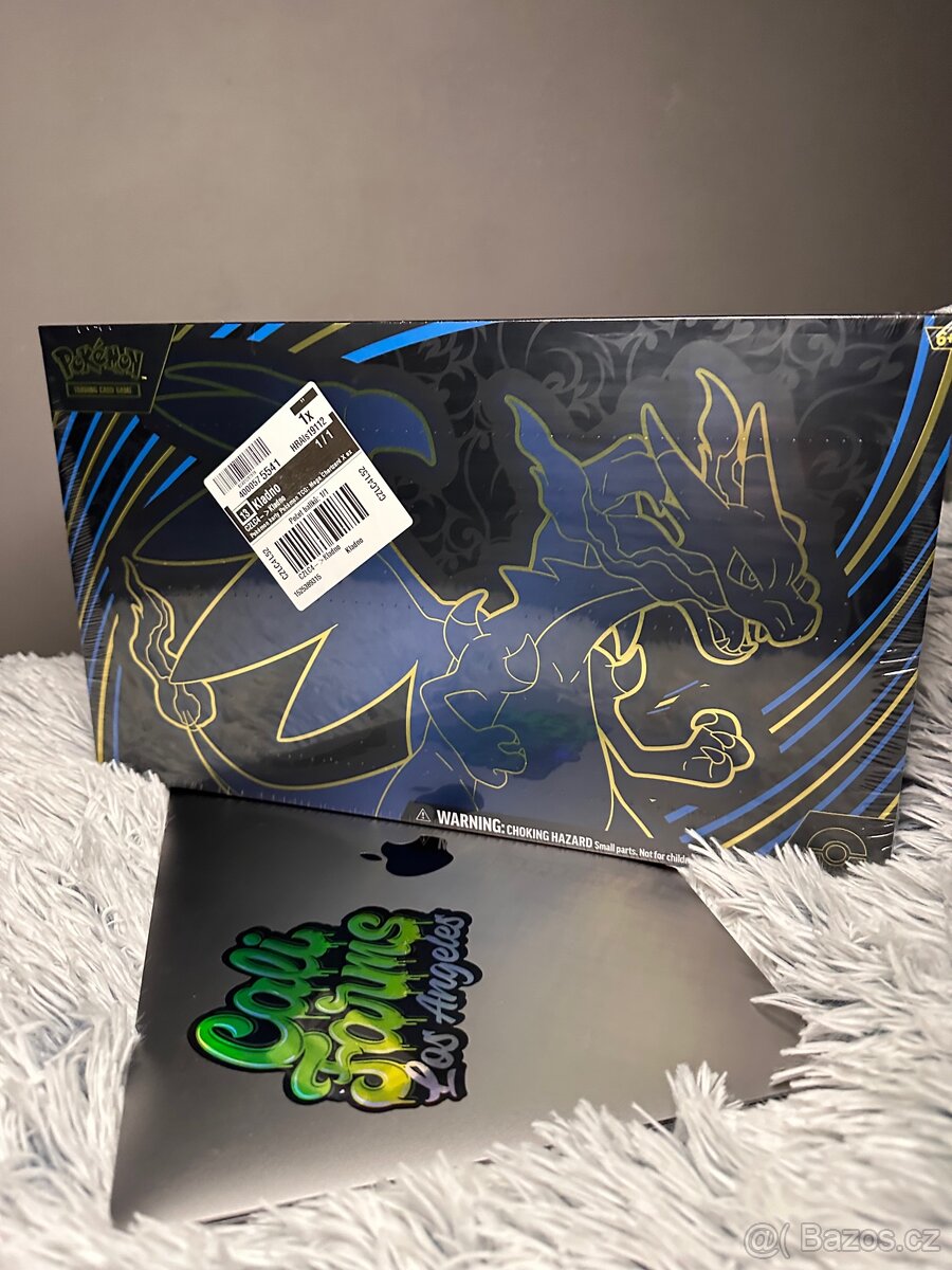 Pokémon TCG: Mega Charizard X ex Ultra Premium Collection