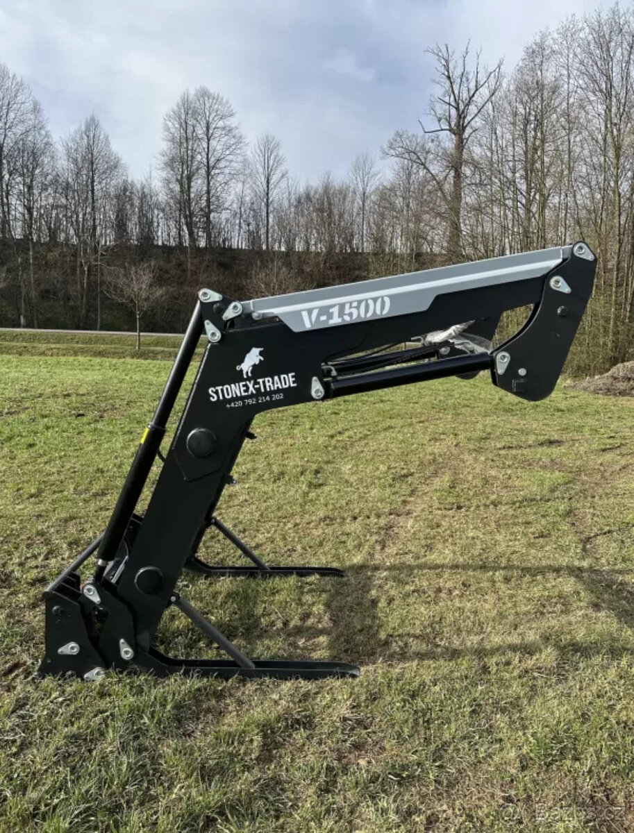 Čelní nakladač HYDRATRAC 1500