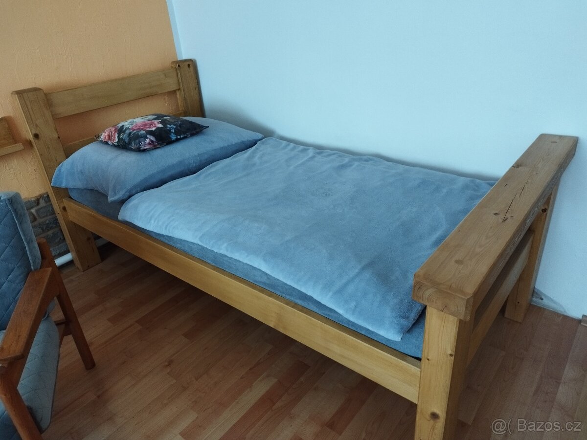 Dřevěná postel masiv + rošt 2ks