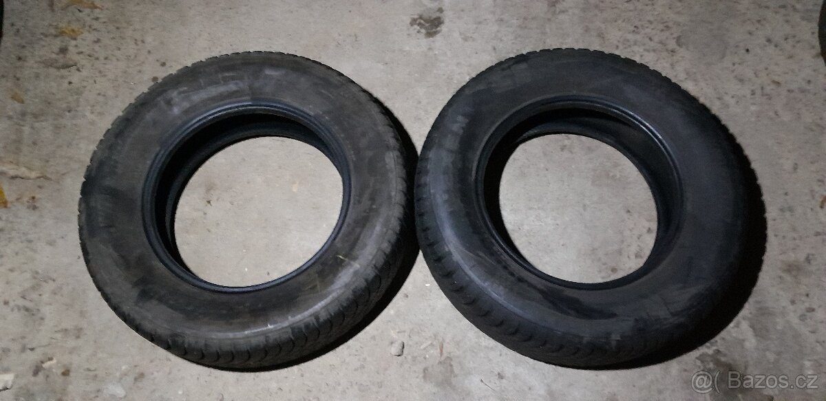 Prodám 2x zimní pneu 215/70R16 100T
