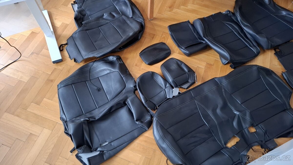 Přesné potahy sedadel Toyota Corolla TS 2019