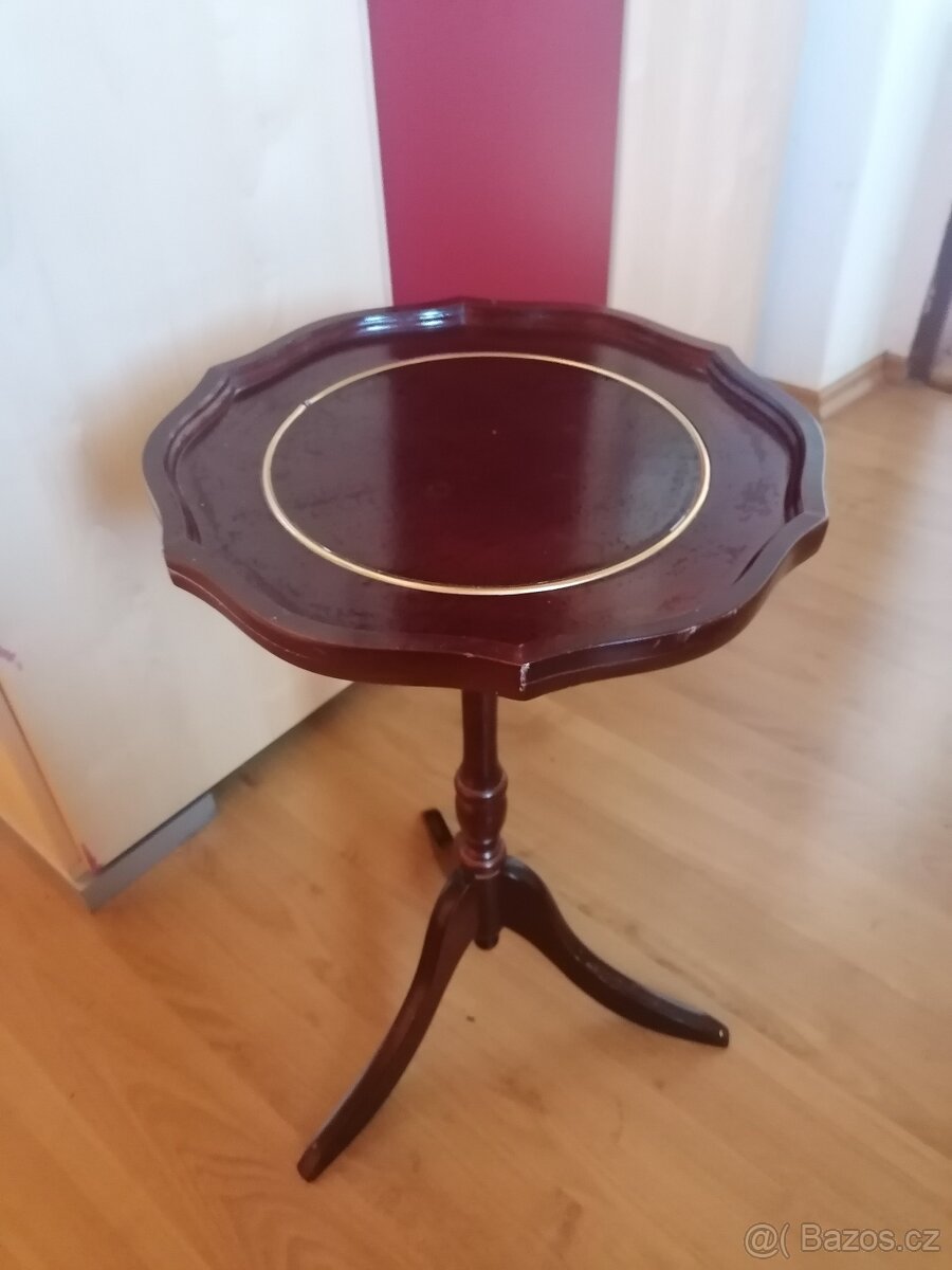 Květinový etažer/ servírovací stolek