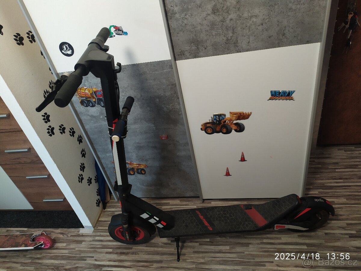 Aprilia esr2 elektrokoloběžka