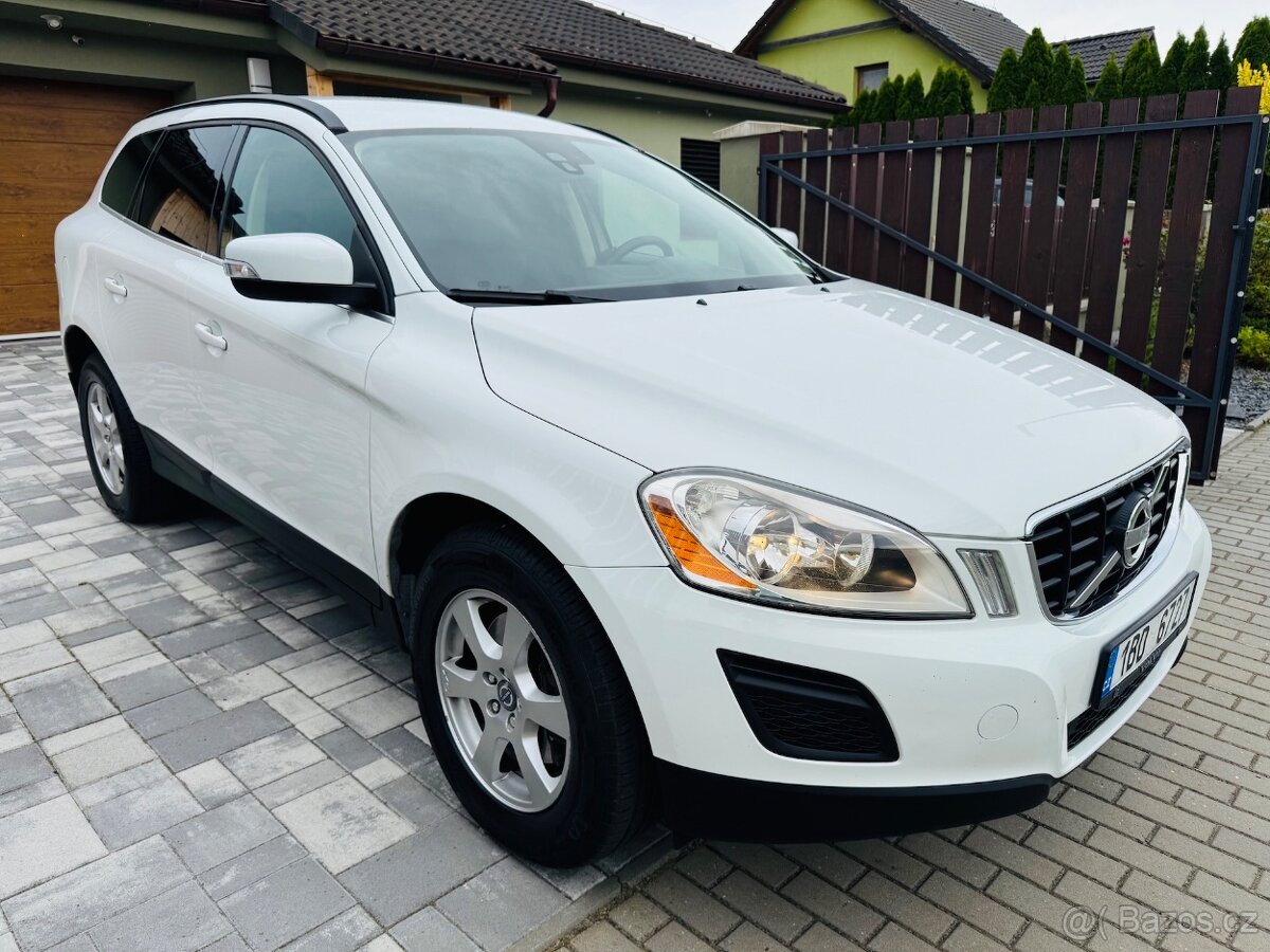 Volvo XC60 D3 120kW FWD velmi dobrý technický i vizuální sta