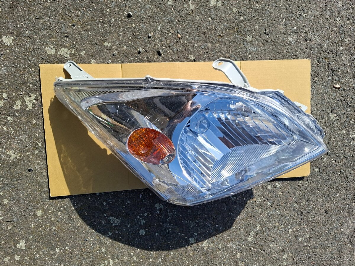 Nové přední světla na Toyota Land Cruiser r.v. 2008