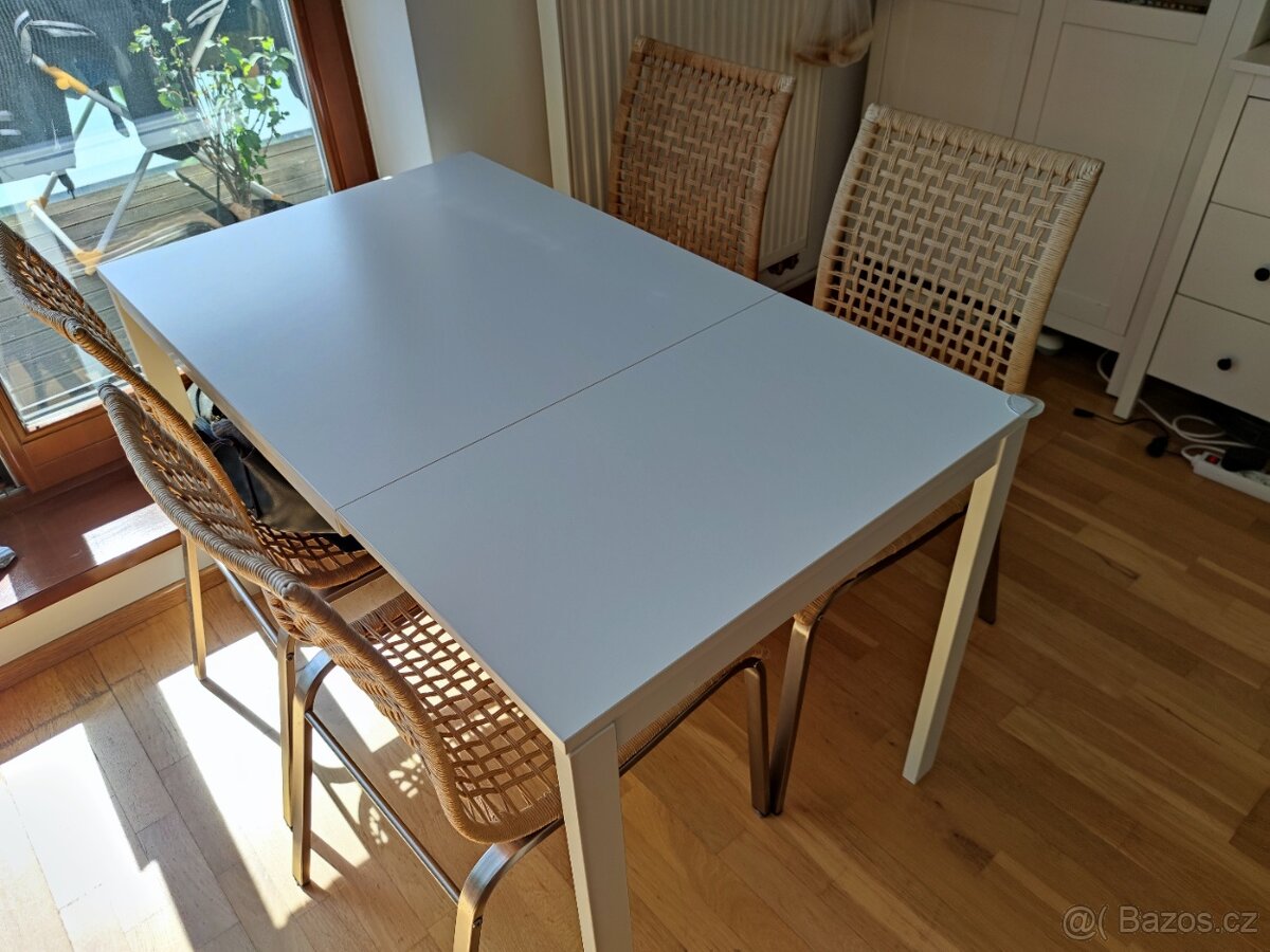 Prodám IKEA jídelní stůl+4 židle
