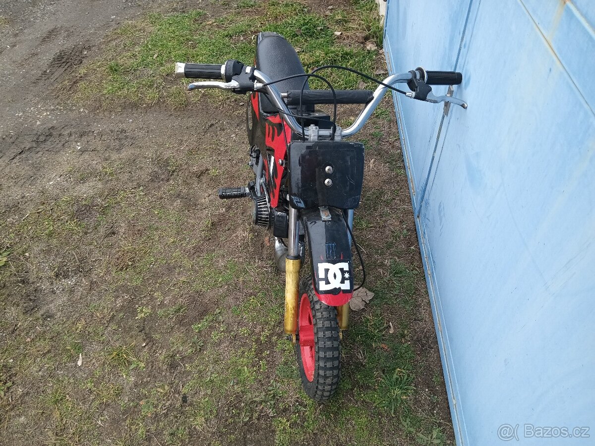 Dětská mini motorka.