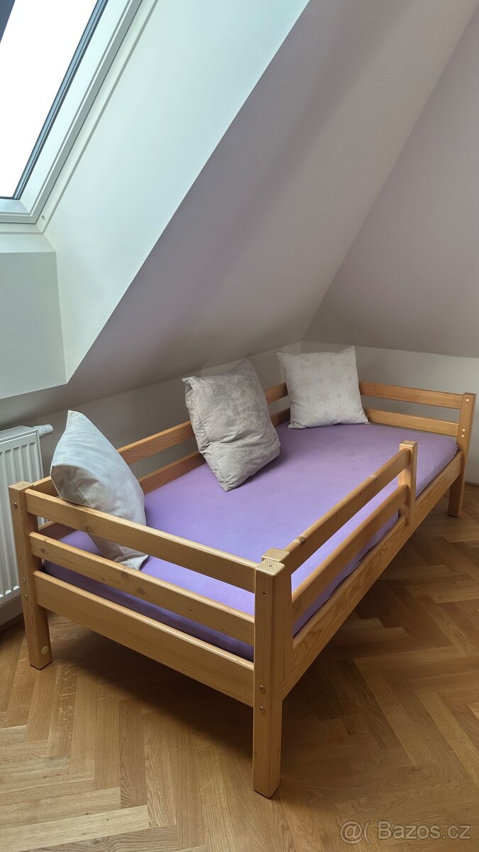 Jednolůžko masivní dřevo zn. Domestav