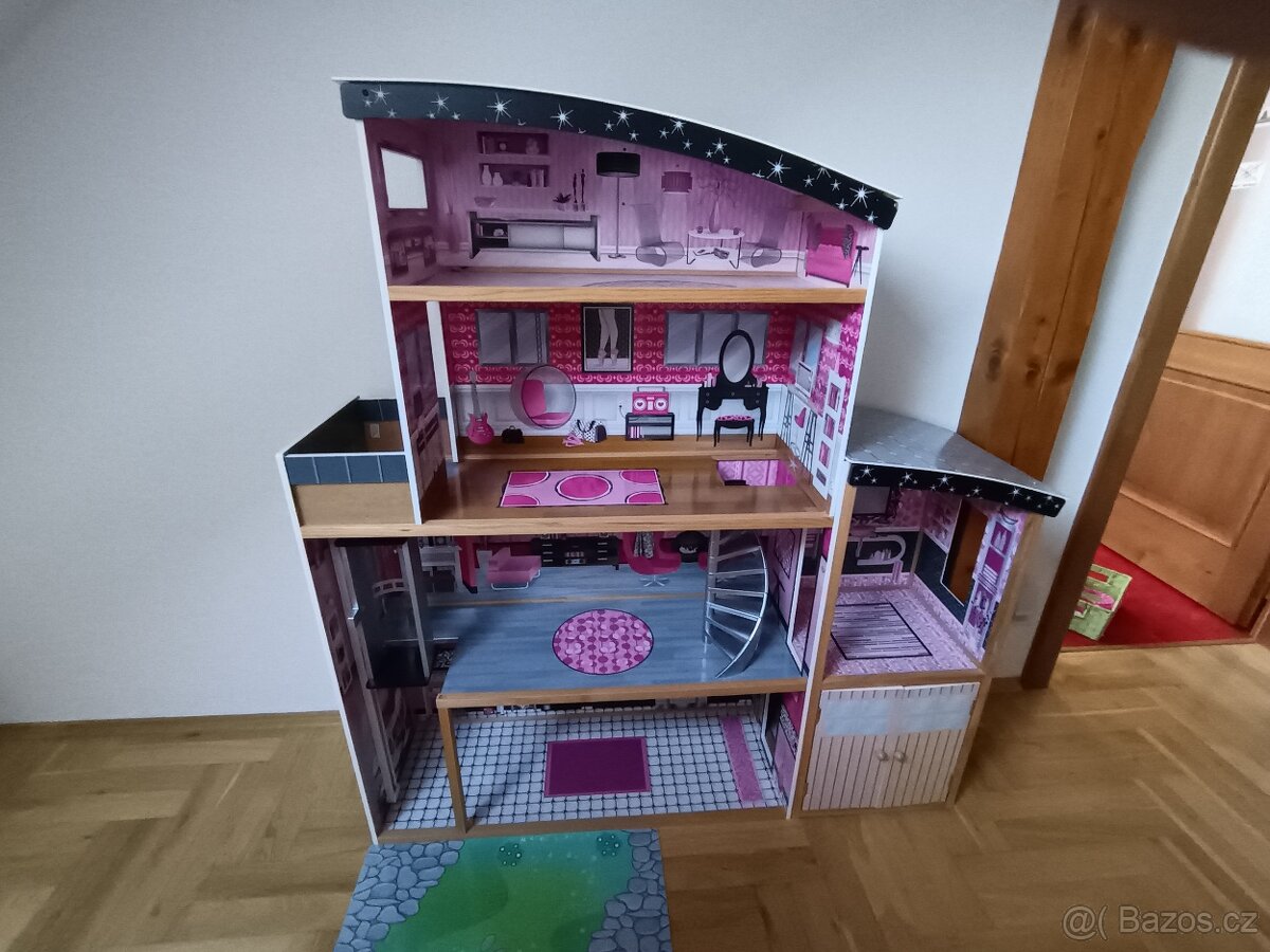 Domeček pro panenky