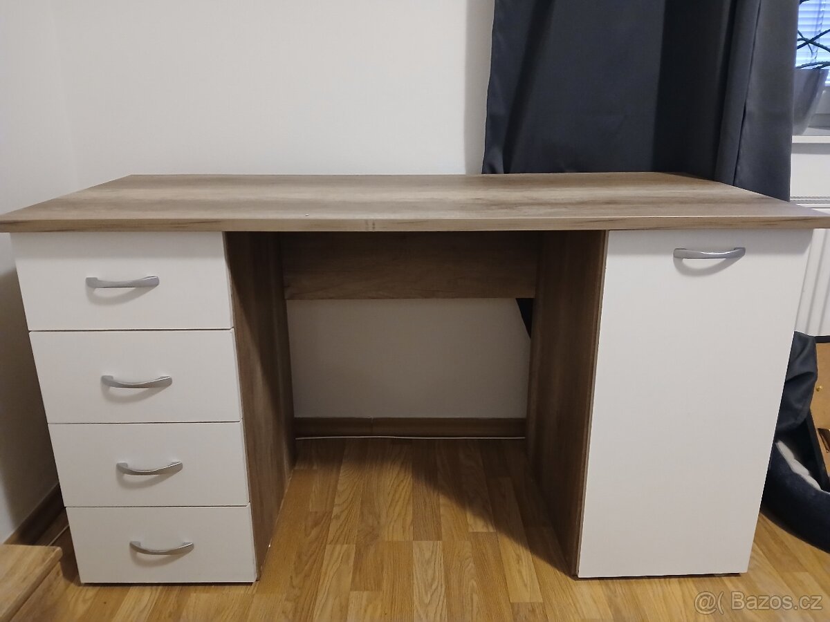 Psací stůl