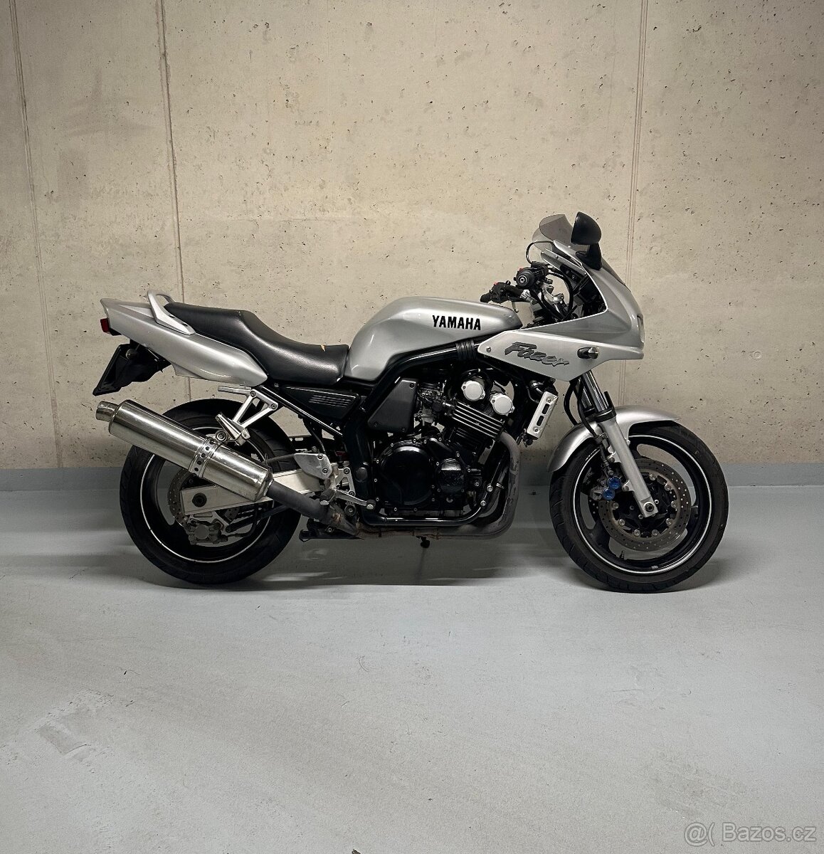 YAMAHA FZS 600 FAZER