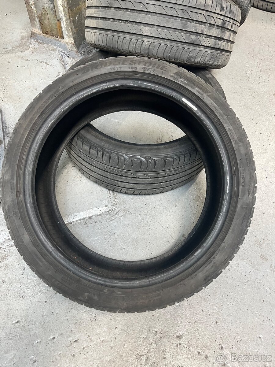Bridgestone letní pneu R18