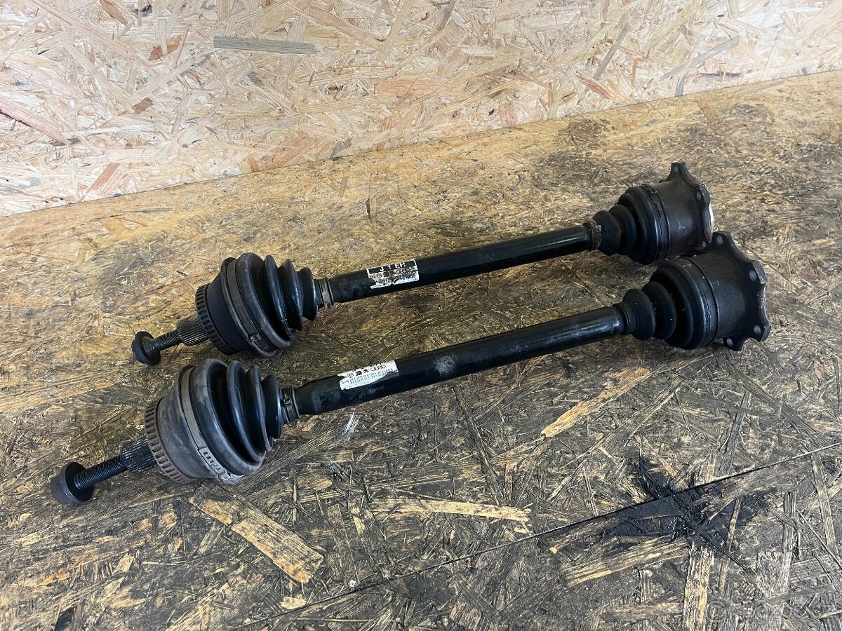 PŘEDNÍ POLOOSY 1.9 TDI 96KW AWX 8D0407272EH/8D0407271EH