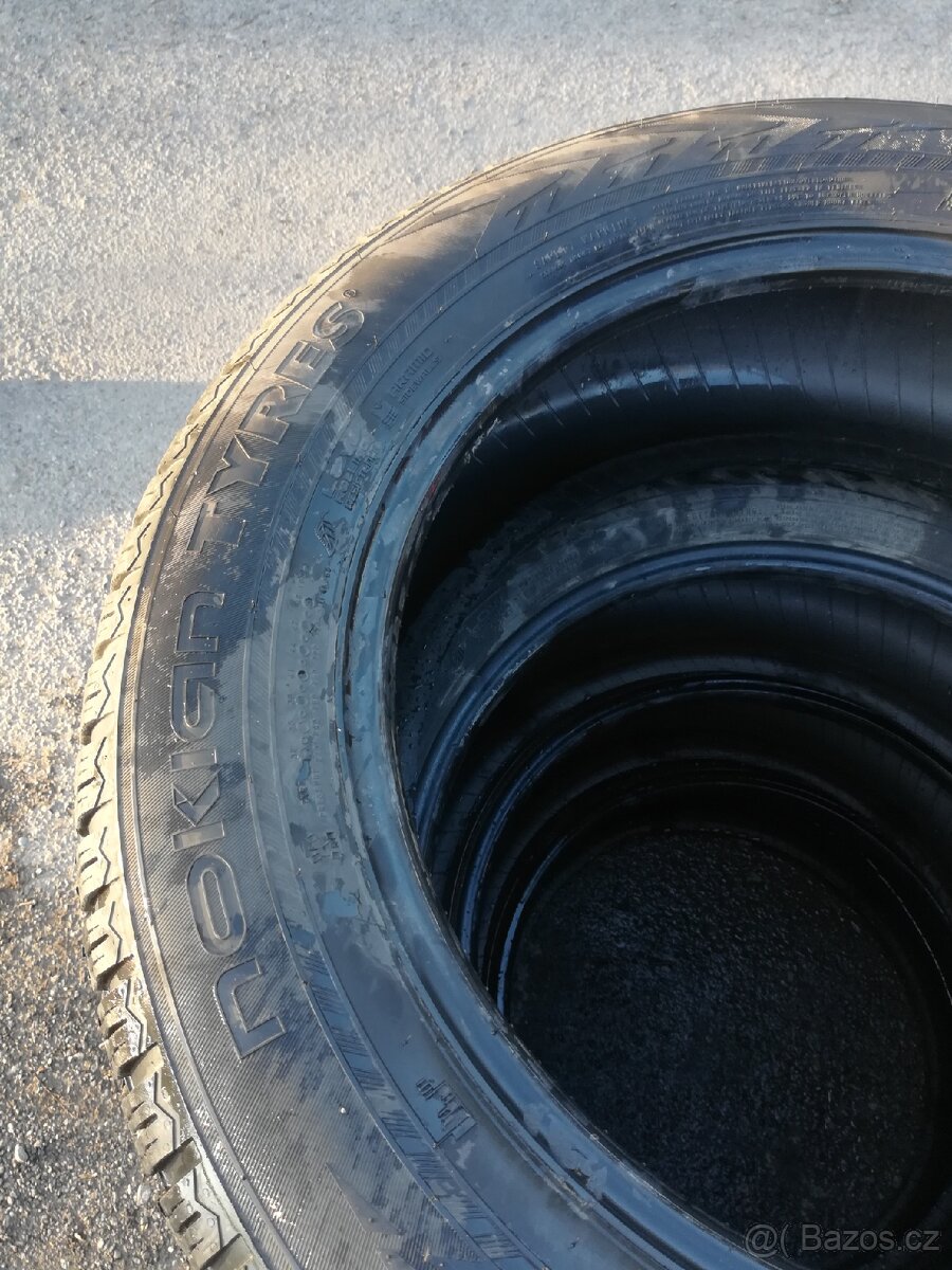 225/60R18