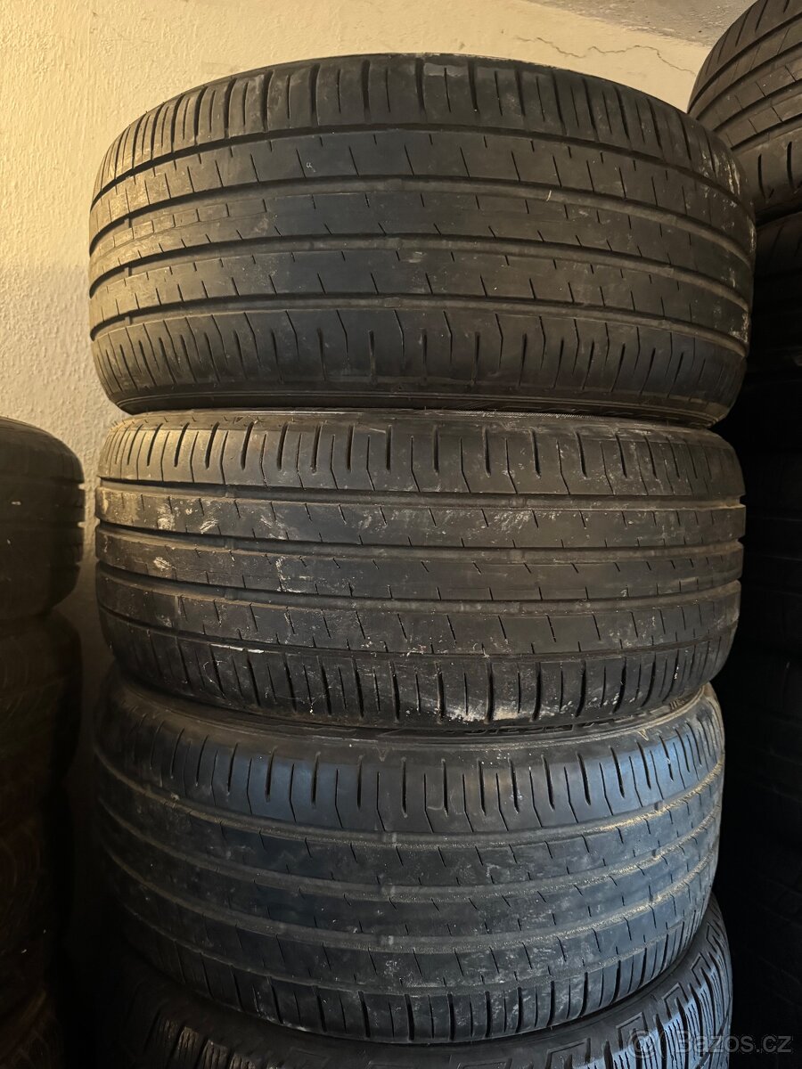 225/45R17