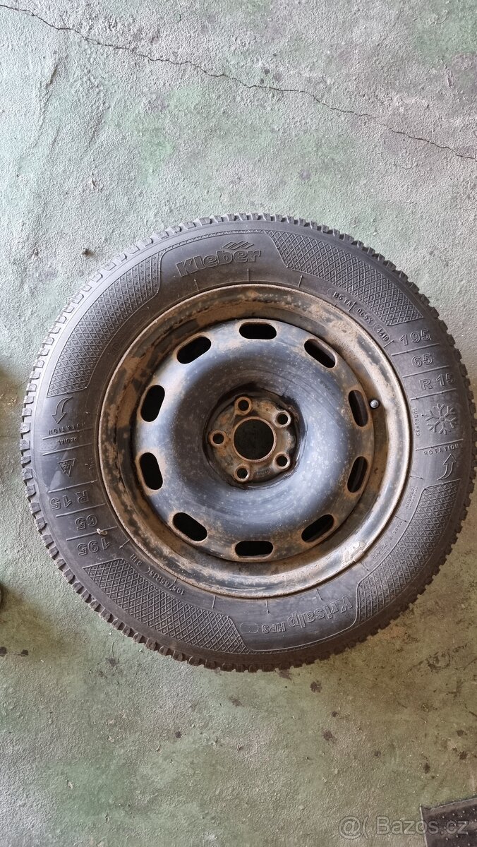 sada 4 ks plecháče + zimní pneu 195/65 R15